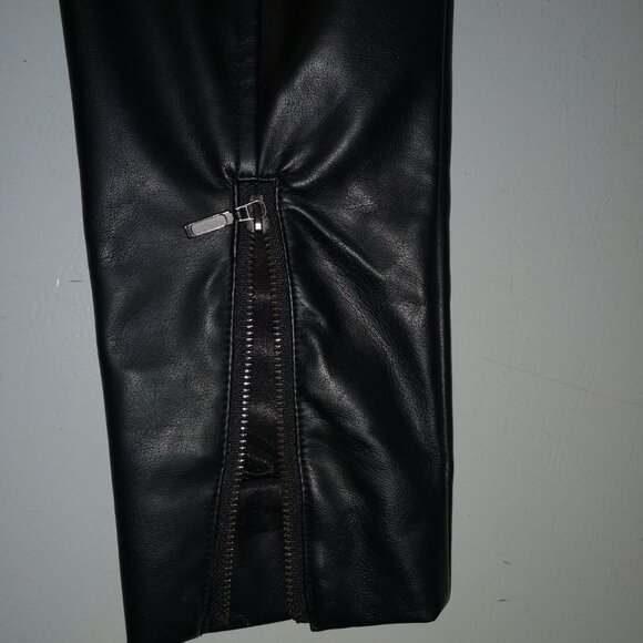 Reitmans Ladies Black & White Plaid with Faux Leather Sleeves & Accents Coat - Picture 4 of 8